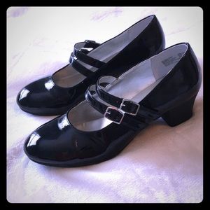 American Eagle girls’ glitter heels